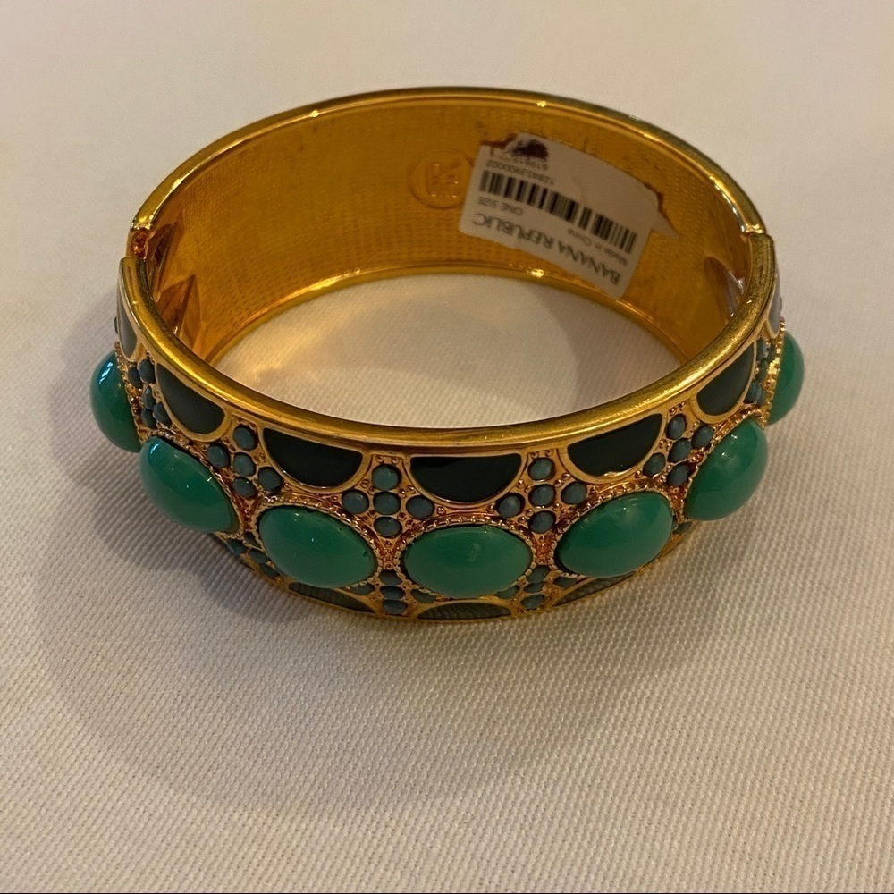 NWT-BANANA REPUBLIC Women Green & Gold Costume Bracelet